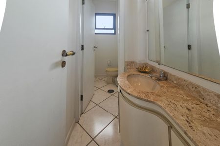 Apartamento para alugar com 400m², 4 quartos e 3 vagasBanheiro da Suíte 1