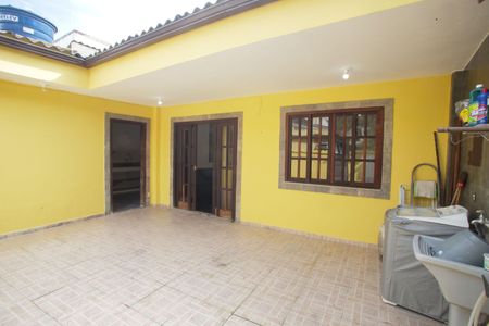 Casa para alugar com 180m², 2 quartos e 1 vagaÁrea de Serviço