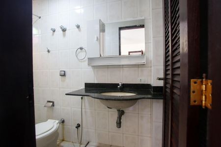 Casa para alugar com 180m², 2 quartos e 1 vagaBanheiro da Suíte