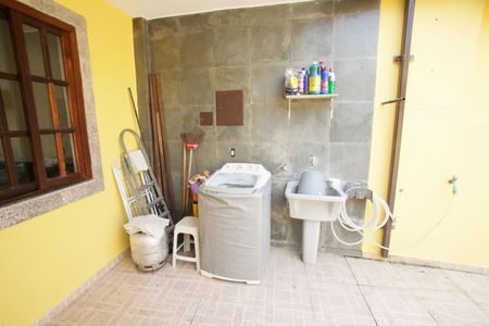 Casa para alugar com 180m², 2 quartos e 1 vagaÁrea de Serviço