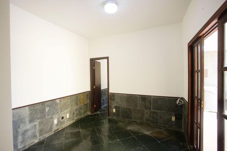 Casa para alugar com 180m², 2 quartos e 1 vagaSala