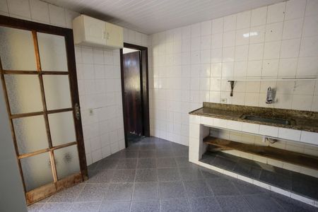 Casa para alugar com 180m², 2 quartos e 1 vagaCozinha