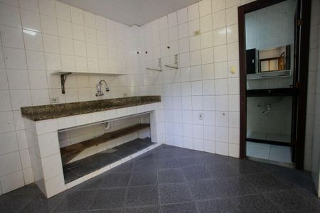 Casa para alugar com 180m², 2 quartos e 1 vagaCozinha
