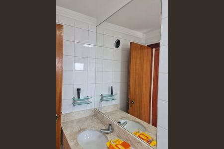 Apartamento à venda com 70m², 2 quartos e 1 vaga Apartamento à venda com 70m², 2 quartos e 1 vagaBanheiro da Suíte 1
