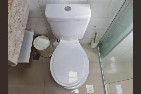 Apartamento à venda com 70m², 2 quartos e 1 vaga Apartamento à venda com 70m², 2 quartos e 1 vagaBanheiro da Suíte 1
