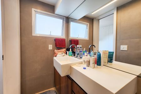 Apartamento à venda com 162m², 3 quartos e 1 vagaBanheiro da suite 2