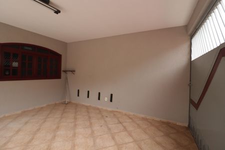 Casa à venda com 193m², 3 quartos e 2 vagasGaragem