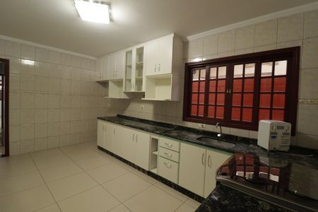 Casa à venda com 193m², 3 quartos e 2 vagasCozinha e Área de Serviço