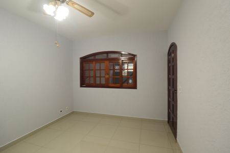 Casa à venda com 193m², 3 quartos e 2 vagasSala