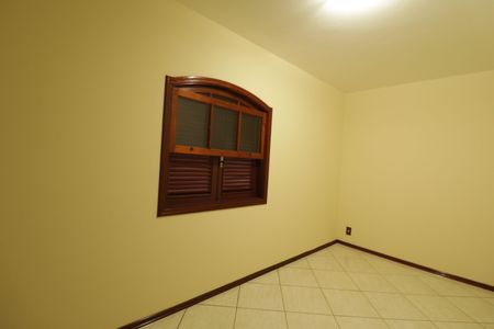 Casa à venda com 193m², 3 quartos e 2 vagasQuarto 2