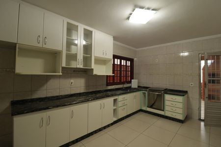 Casa à venda com 193m², 3 quartos e 2 vagasCozinha e Área de Serviço