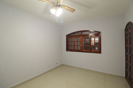 Casa à venda com 193m², 3 quartos e 2 vagasSala