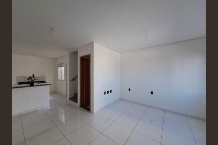 Casa de condomínio à venda com 64m², 2 quartos e 1 vagaSala