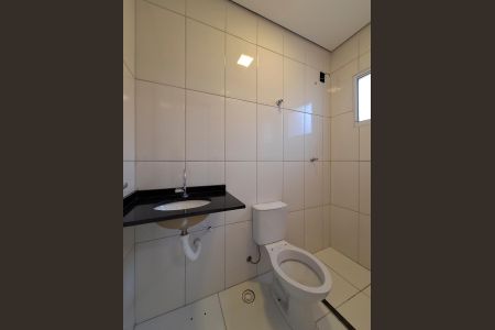 Casa de condomínio à venda com 63m², 2 quartos e 1 vagaBanheiro Quarto 1