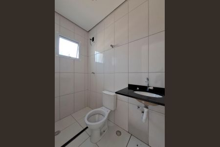 Casa de condomínio à venda com 63m², 2 quartos e 1 vagaBanheiro da Suíte 1