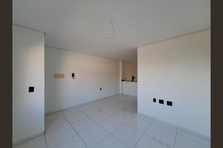 Casa de condomínio à venda com 63m², 2 quartos e 1 vagaSala