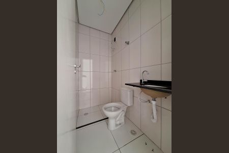 Casa de condomínio à venda com 63m², 2 quartos e 1 vagaBanheiro da Suíte 2