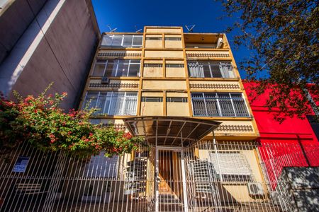 Apartamento à venda com 67m², 2 quartos e sem vaga Apartamento à venda com 67m², 2 quartos e sem vagaFachada
