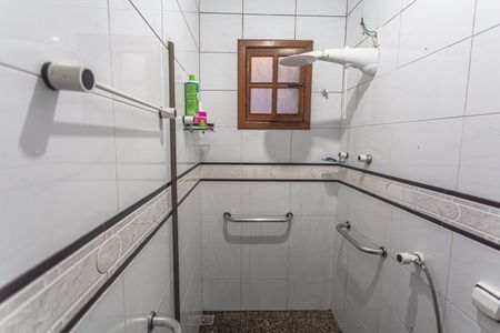 Casa à venda com 321m², 4 quartos e 5 vagas Casa à venda com 321m², 4 quartos e 5 vagasBanheiro da Suíte 2