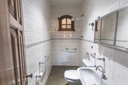 Casa à venda com 321m², 4 quartos e 5 vagas Casa à venda com 321m², 4 quartos e 5 vagasLavabo