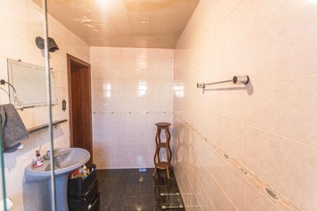 Casa à venda com 321m², 4 quartos e 5 vagas Casa à venda com 321m², 4 quartos e 5 vagasBanheiro da Suíte 3 no 2° Pavimento