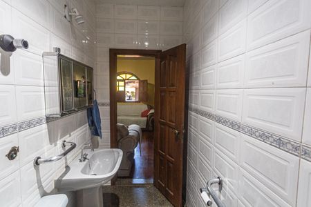 Casa à venda com 321m², 4 quartos e 5 vagas Casa à venda com 321m², 4 quartos e 5 vagasLavabo