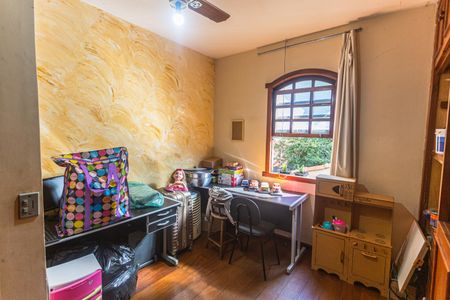 Casa à venda com 321m², 4 quartos e 5 vagas Casa à venda com 321m², 4 quartos e 5 vagasSuíte 3 no 2° Pavimento