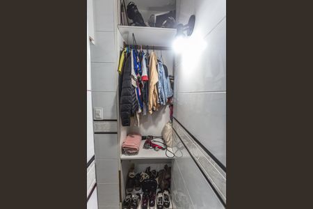Casa à venda com 321m², 4 quartos e 5 vagas Casa à venda com 321m², 4 quartos e 5 vagasCloset da Suíte 2
