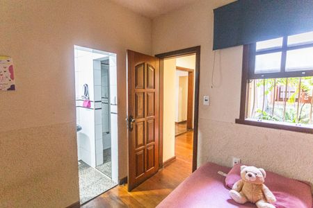 Casa à venda com 321m², 4 quartos e 5 vagas Casa à venda com 321m², 4 quartos e 5 vagasSuíte 2