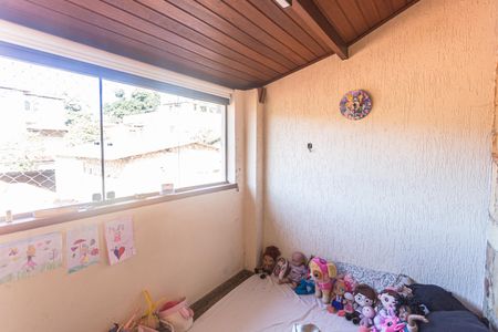 Casa à venda com 321m², 4 quartos e 5 vagas Casa à venda com 321m², 4 quartos e 5 vagasVaranda da Suíte 4 no 2° Pavimento