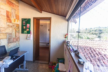 Casa à venda com 321m², 4 quartos e 5 vagas Casa à venda com 321m², 4 quartos e 5 vagasVaranda da Suíte 4 no 2° Pavimento