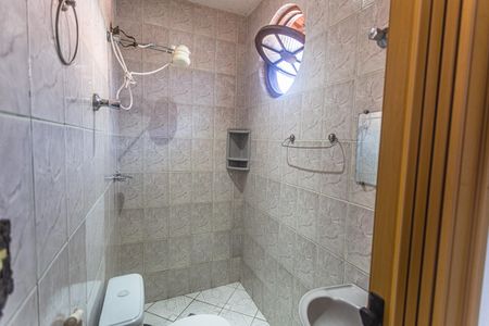 Casa à venda com 321m², 4 quartos e 5 vagas Casa à venda com 321m², 4 quartos e 5 vagasBanheiro Social