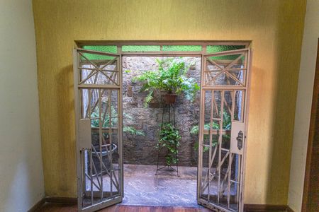 Casa à venda com 321m², 4 quartos e 5 vagas Casa à venda com 321m², 4 quartos e 5 vagasJardim de Inverno na Sala 1