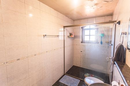 Casa à venda com 321m², 4 quartos e 5 vagas Casa à venda com 321m², 4 quartos e 5 vagasBanheiro da Suíte 3 no 2° Pavimento