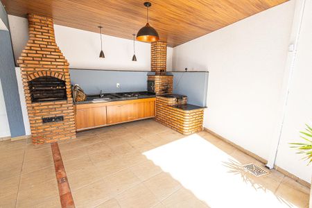 Casa à venda com 170m², 4 quartos e 3 vagasChurrasqueira