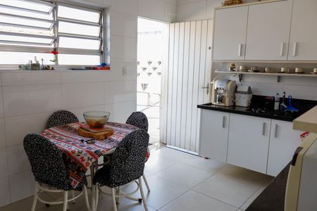 Casa à venda com 251m², 2 quartos e 2 vagasCozinha