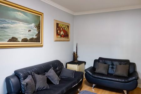 Casa à venda com 251m², 2 quartos e 2 vagasSala