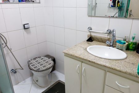 Casa à venda com 251m², 2 quartos e 2 vagasBanheiro