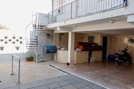 Casa à venda com 251m², 2 quartos e 2 vagasQuintal