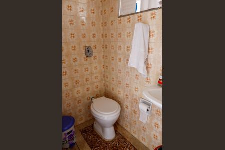 Casa à venda com 251m², 2 quartos e 2 vagasBanheiro