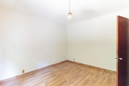 Quarto 2 de casa para alugar com 2 quartos, 75m² em Jaraguá, São Paulo
