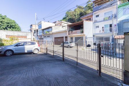 Saída de casa para alugar com 2 quartos, 75m² em Jaraguá, São Paulo