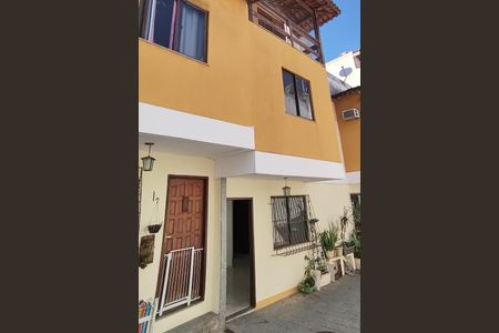 Casa de condomínio à venda com 100m², 3 quartos e 1 vagaFachada