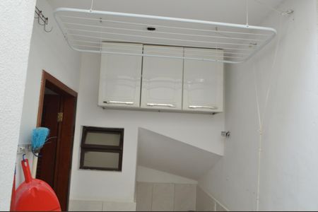 Casa de condomínio à venda com 100m², 3 quartos e 1 vagaÁrea de Serviço