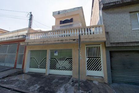 Casa à venda com 166m², 3 quartos e 2 vagasFachada