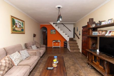 Casa à venda com 166m², 3 quartos e 2 vagasSala