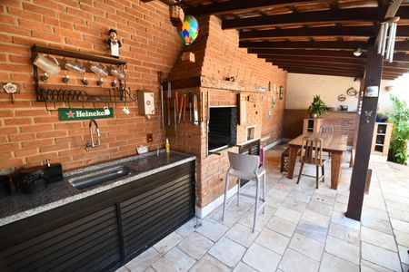 Casa à venda com 340m², 4 quartos e 2 vagasVaranda gourmet