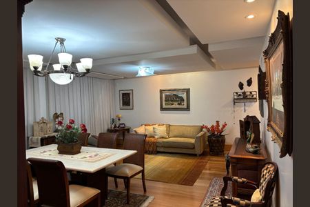 Apartamento à venda com 182m², 4 quartos e 4 vagas Apartamento à venda com 182m², 4 quartos e 4 vagasSala de estar e jantar