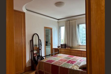 Apartamento à venda com 182m², 4 quartos e 4 vagas Apartamento à venda com 182m², 4 quartos e 4 vagasSuíte Master