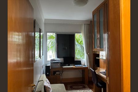 Apartamento à venda com 182m², 4 quartos e 4 vagas Apartamento à venda com 182m², 4 quartos e 4 vagasPrimeiro Quarto Solteiro